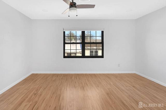 51 Queens Way, Englishtown, NJ 07726