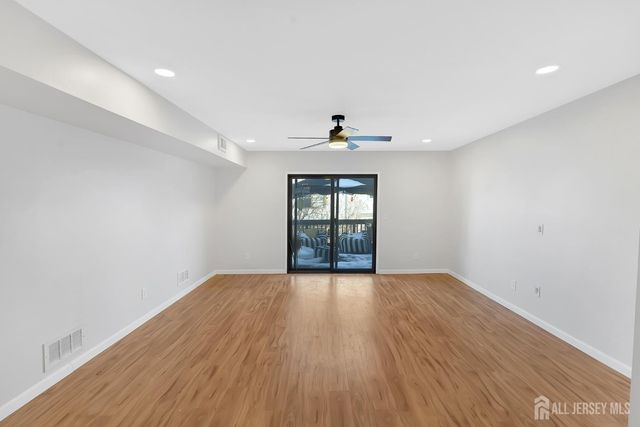 51 Queens Way, Englishtown, NJ 07726