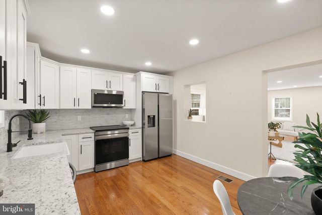 5940 EDGEHILL DR, Alexandria, VA 22303