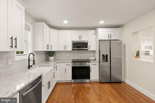 5940 EDGEHILL DR, Alexandria, VA 22303