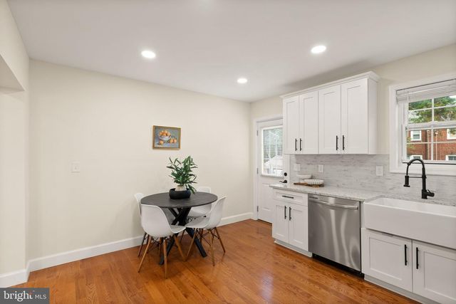 5940 EDGEHILL DR, Alexandria, VA 22303
