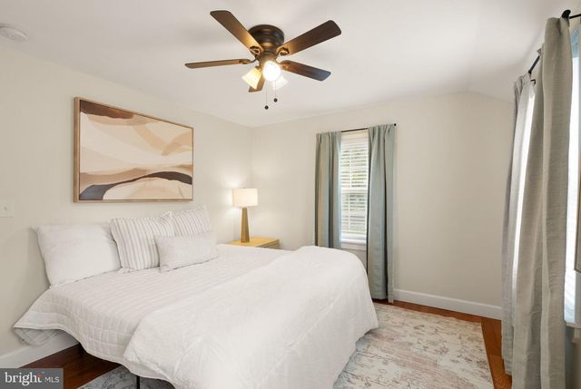 5940 EDGEHILL DR, Alexandria, VA 22303