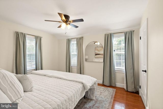 5940 EDGEHILL DR, Alexandria, VA 22303