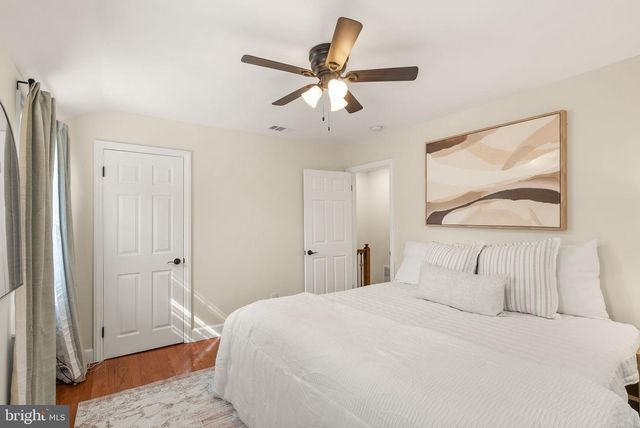 5940 EDGEHILL DR, Alexandria, VA 22303