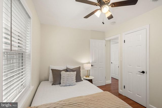 5940 EDGEHILL DR, Alexandria, VA 22303