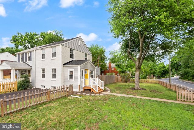 5940 EDGEHILL DR, Alexandria, VA 22303