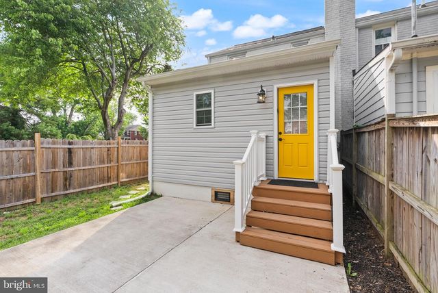 5940 EDGEHILL DR, Alexandria, VA 22303