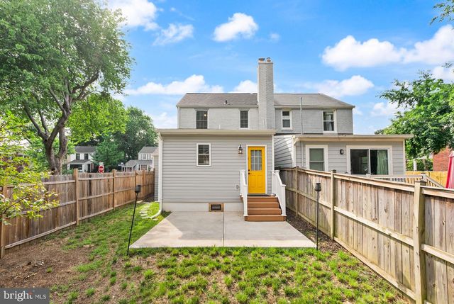 5940 EDGEHILL DR, Alexandria, VA 22303