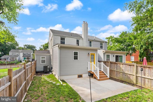 5940 EDGEHILL DR, Alexandria, VA 22303