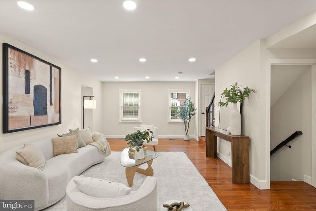 5940 EDGEHILL DR, Alexandria, VA 22303