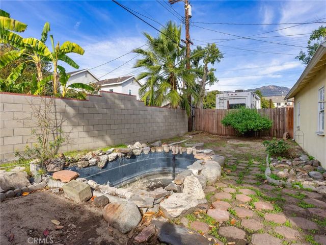 207 W Ash Avenue, Burbank, CA 91502