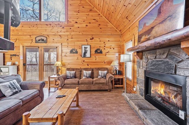 2205 Eagle Feather Drive, Sevierville, TN 37876