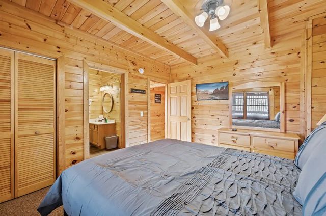 2205 Eagle Feather Drive, Sevierville, TN 37876