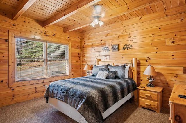 2205 Eagle Feather Drive, Sevierville, TN 37876