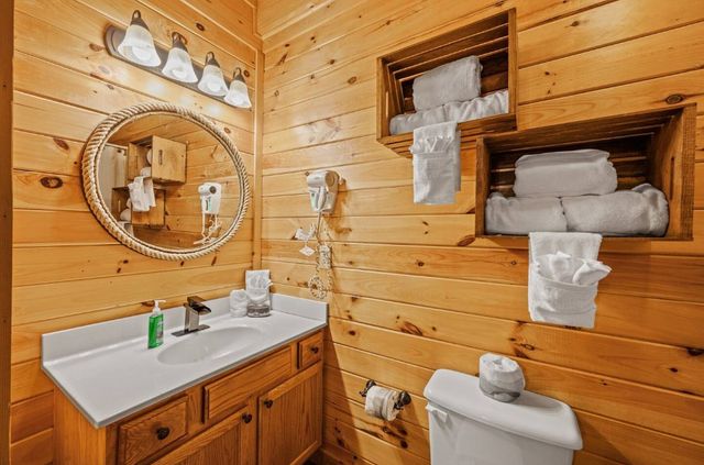 2205 Eagle Feather Drive, Sevierville, TN 37876