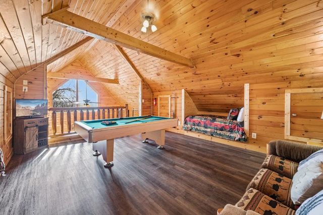 2205 Eagle Feather Drive, Sevierville, TN 37876