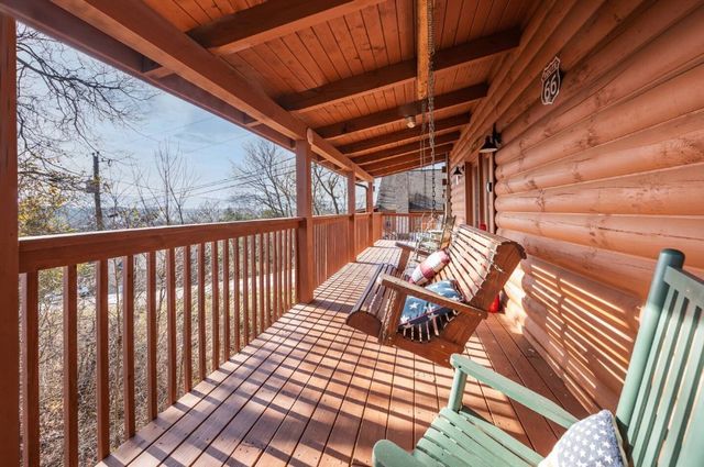 2205 Eagle Feather Drive, Sevierville, TN 37876