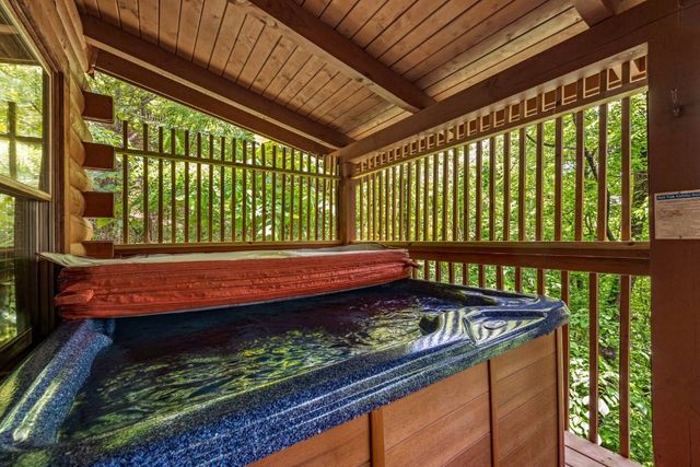 2205 Eagle Feather Drive, Sevierville, TN 37876