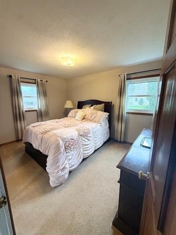 5586 Wendzel Drive, Coloma, MI 49038