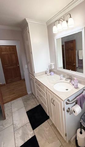 5586 Wendzel Drive, Coloma, MI 49038