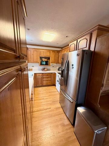 5586 Wendzel Drive, Coloma, MI 49038