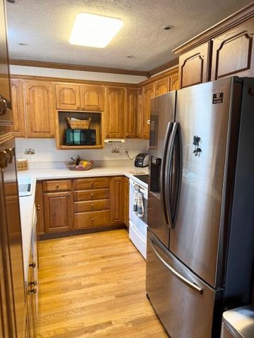 5586 Wendzel Drive, Coloma, MI 49038