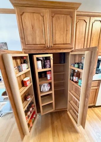 5586 Wendzel Drive, Coloma, MI 49038