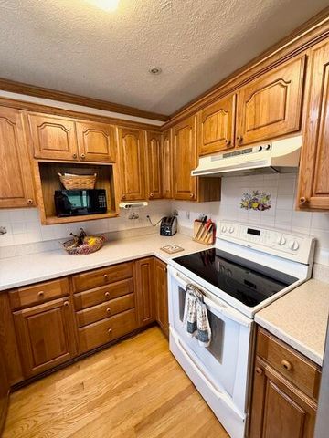 5586 Wendzel Drive, Coloma, MI 49038