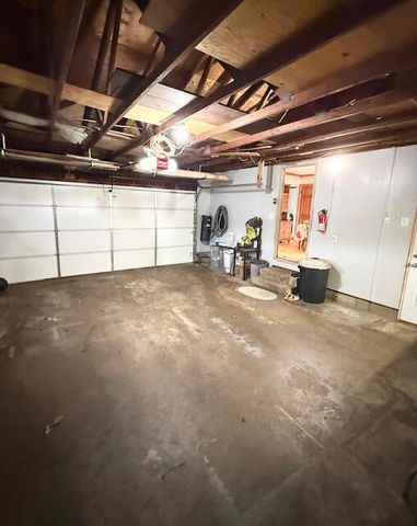 5586 Wendzel Drive, Coloma, MI 49038