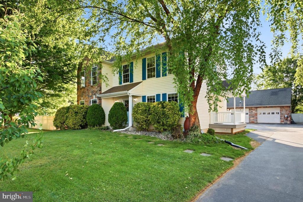 1211 MORTON AVE, Folsom, PA 19033