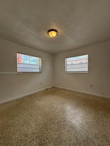 735 W 15th Street 4, Hialeah, FL 33010