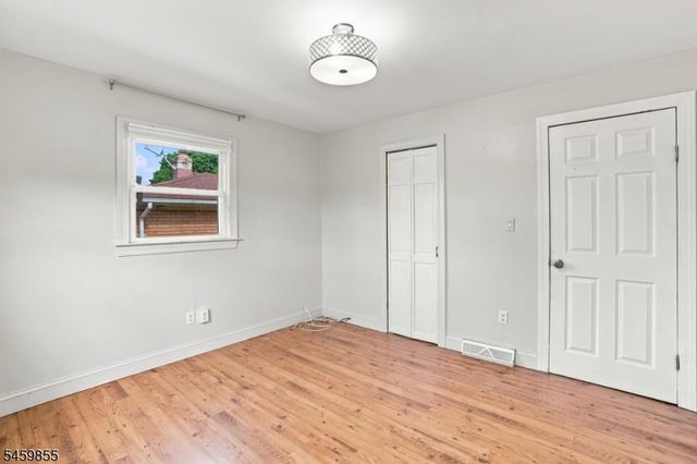 13 Kovach St, Franklin Boro, NJ 07416