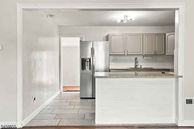 13 Kovach St, Franklin Boro, NJ 07416