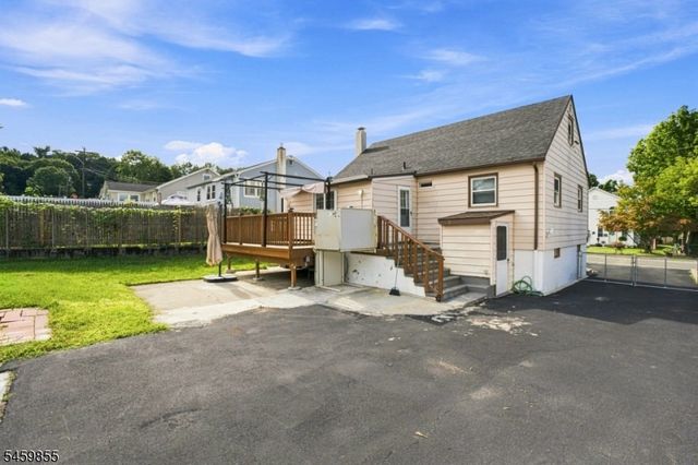 13 Kovach St, Franklin Boro, NJ 07416