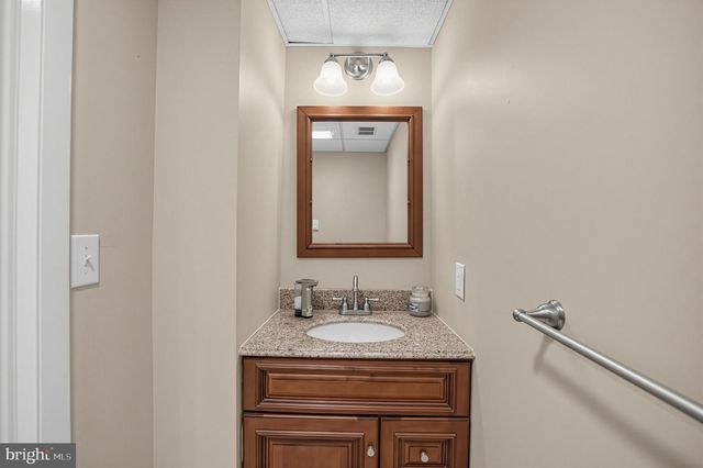 1703 WEATHERSTONE DR, Paoli, PA 19301