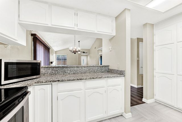 5908 Baroncrest Drive, Arlington, TX 76017