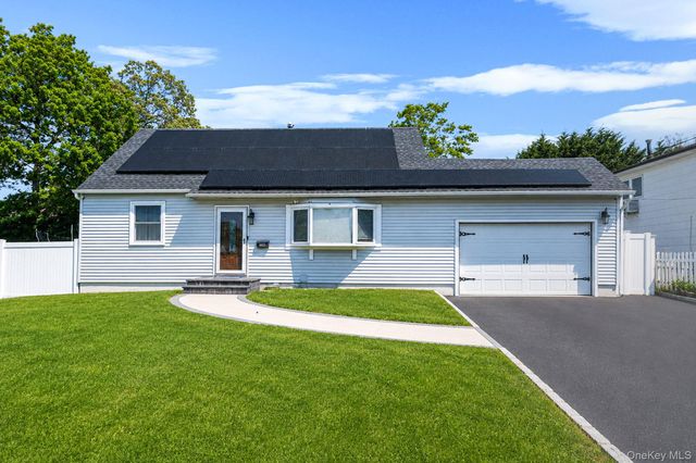 449 Chelsea Avenue, West Babylon, NY 11704
