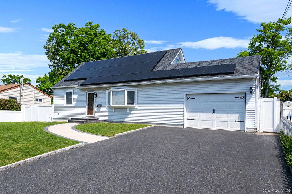 449 Chelsea Avenue, West Babylon, NY 11704
