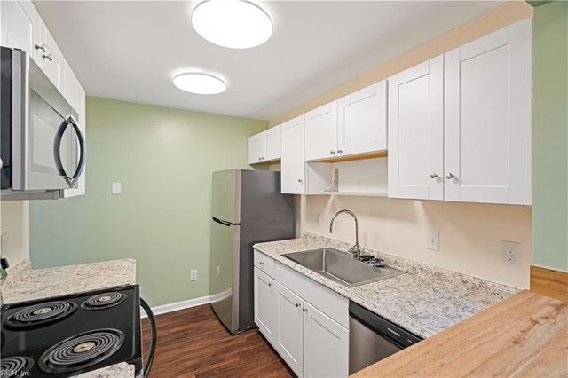 1302 Elk CT, Virginia Beach, VA 23464