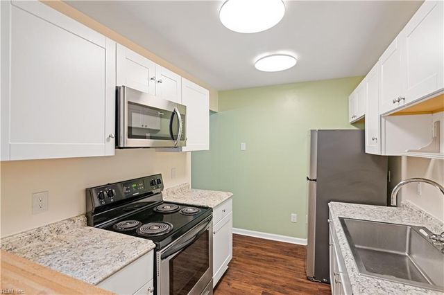 1302 Elk CT, Virginia Beach, VA 23464