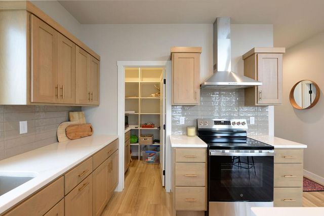 6914 3rd Street NW, Moorhead, MN 56560