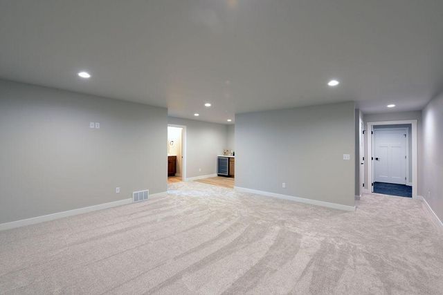 6914 3rd Street NW, Moorhead, MN 56560