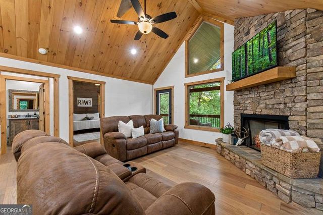 241 Wolf Creek Mountain Road, Mineral Bluff, GA 30559