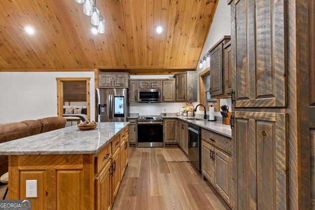 241 Wolf Creek Mountain Road, Mineral Bluff, GA 30559