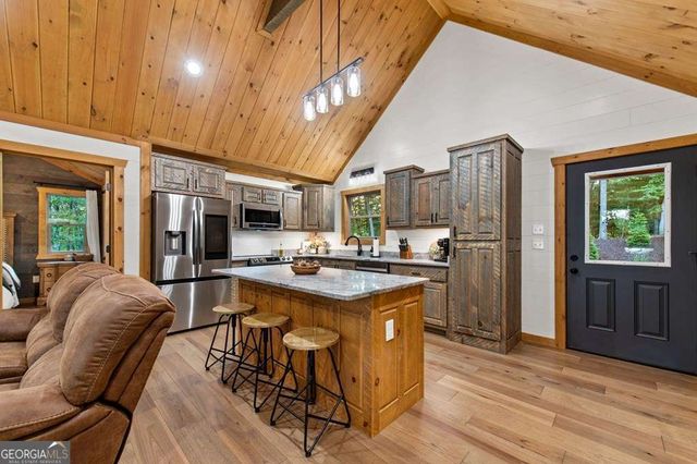 241 Wolf Creek Mountain Road, Mineral Bluff, GA 30559