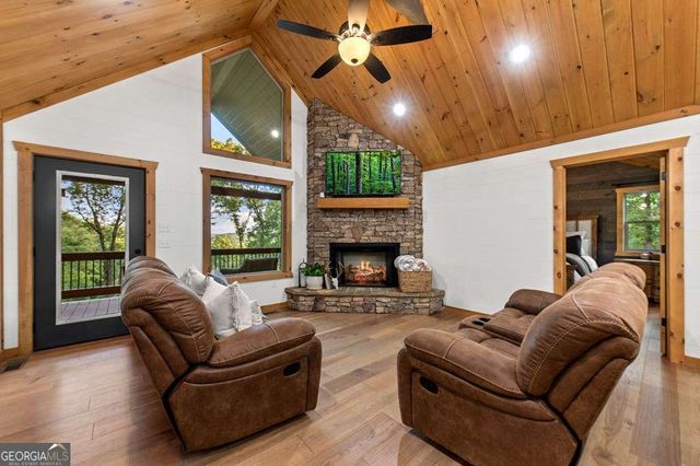 241 Wolf Creek Mountain Road, Mineral Bluff, GA 30559