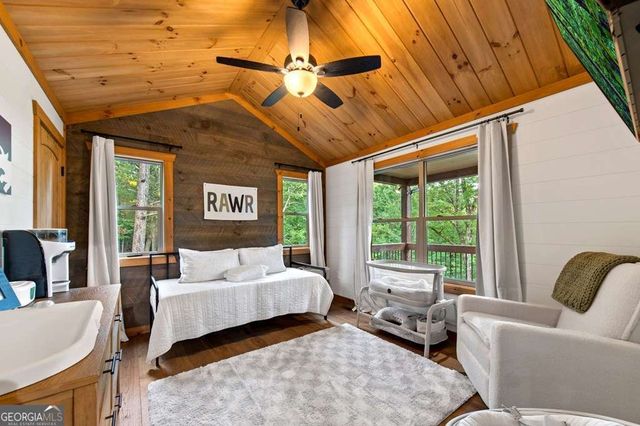 241 Wolf Creek Mountain Road, Mineral Bluff, GA 30559