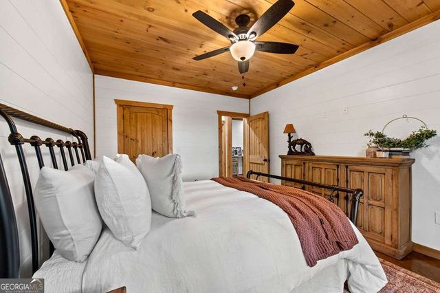 241 Wolf Creek Mountain Road, Mineral Bluff, GA 30559