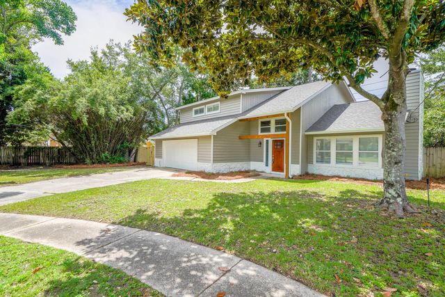 10 Shamrock Drive, Mary Esther, FL 32569