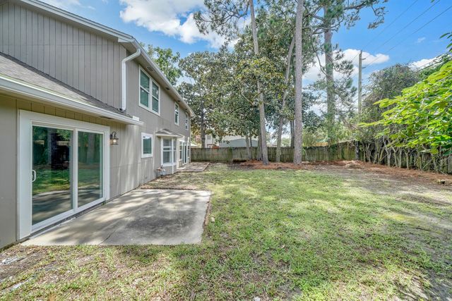 10 Shamrock Drive, Mary Esther, FL 32569